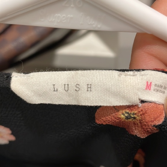 Lush Floral Blouse Size M - Picture 3 of 4
